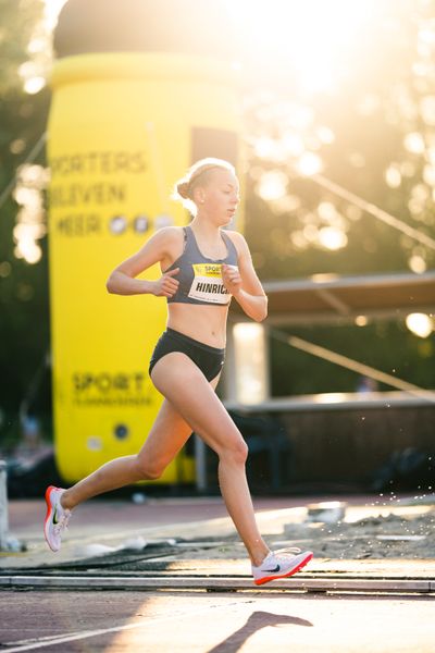 Carolin Hinrichs (VfL Loeningen) ueber 3000m Hindernis  am 28.05.2022 waehrend der World Athletics Continental Tour IFAM Oordegem in Oordegem